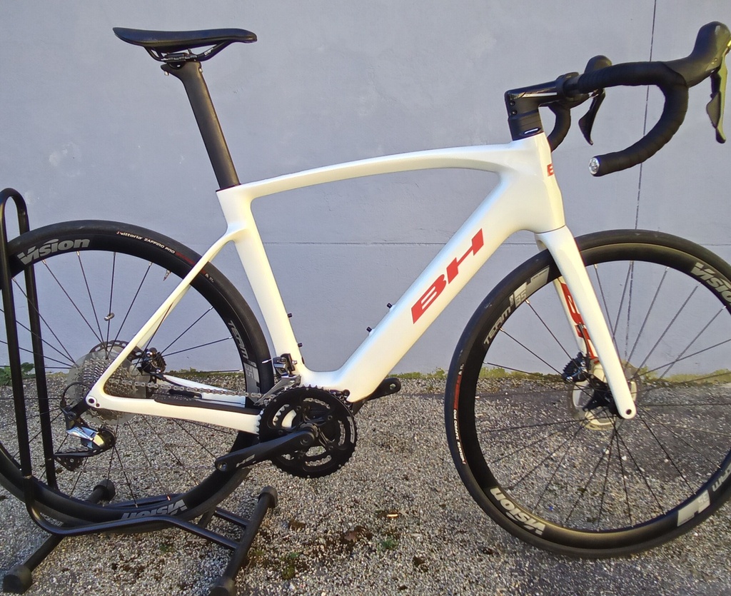 Vélo Route Electrique BH Core Race Carbone 1.6 Taille L  Blanc