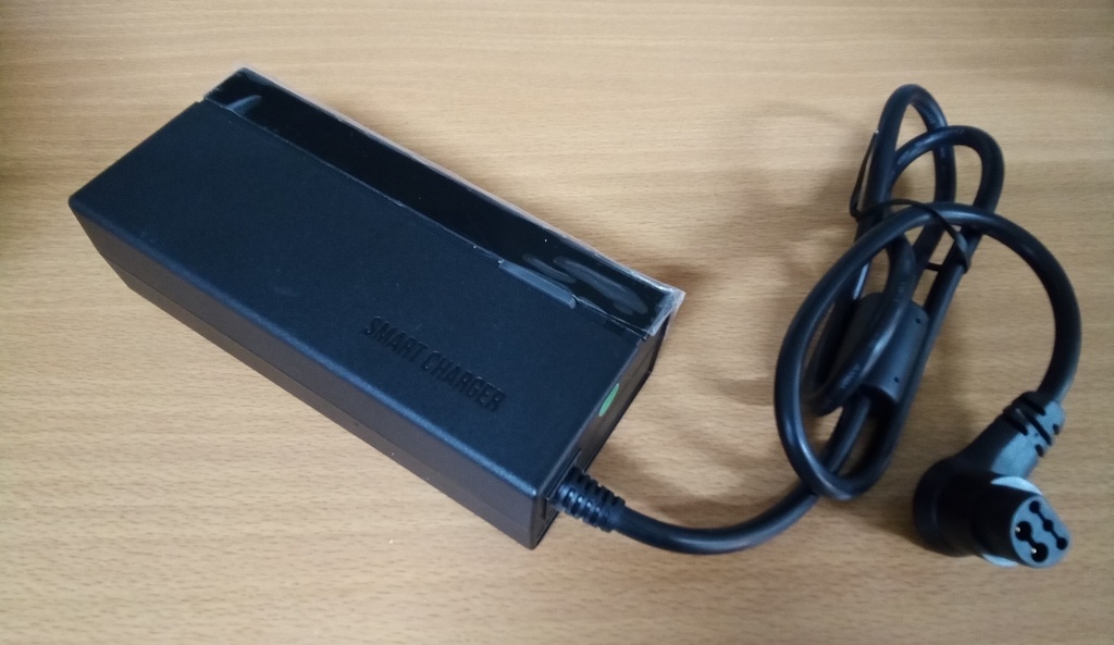 Chargeur GIANT SMART AC200 36V-4A 5PIN