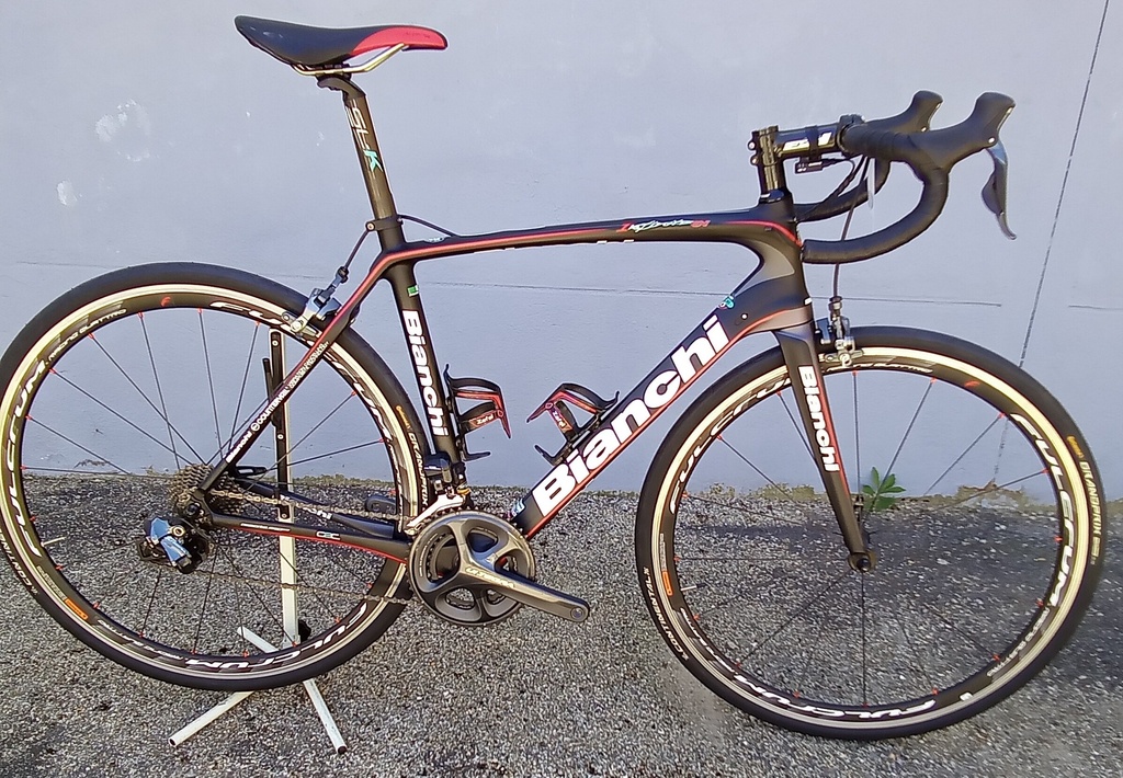 Vélo route Occasion BIANCHI INFINITO CV DI2 11V Taille 53
